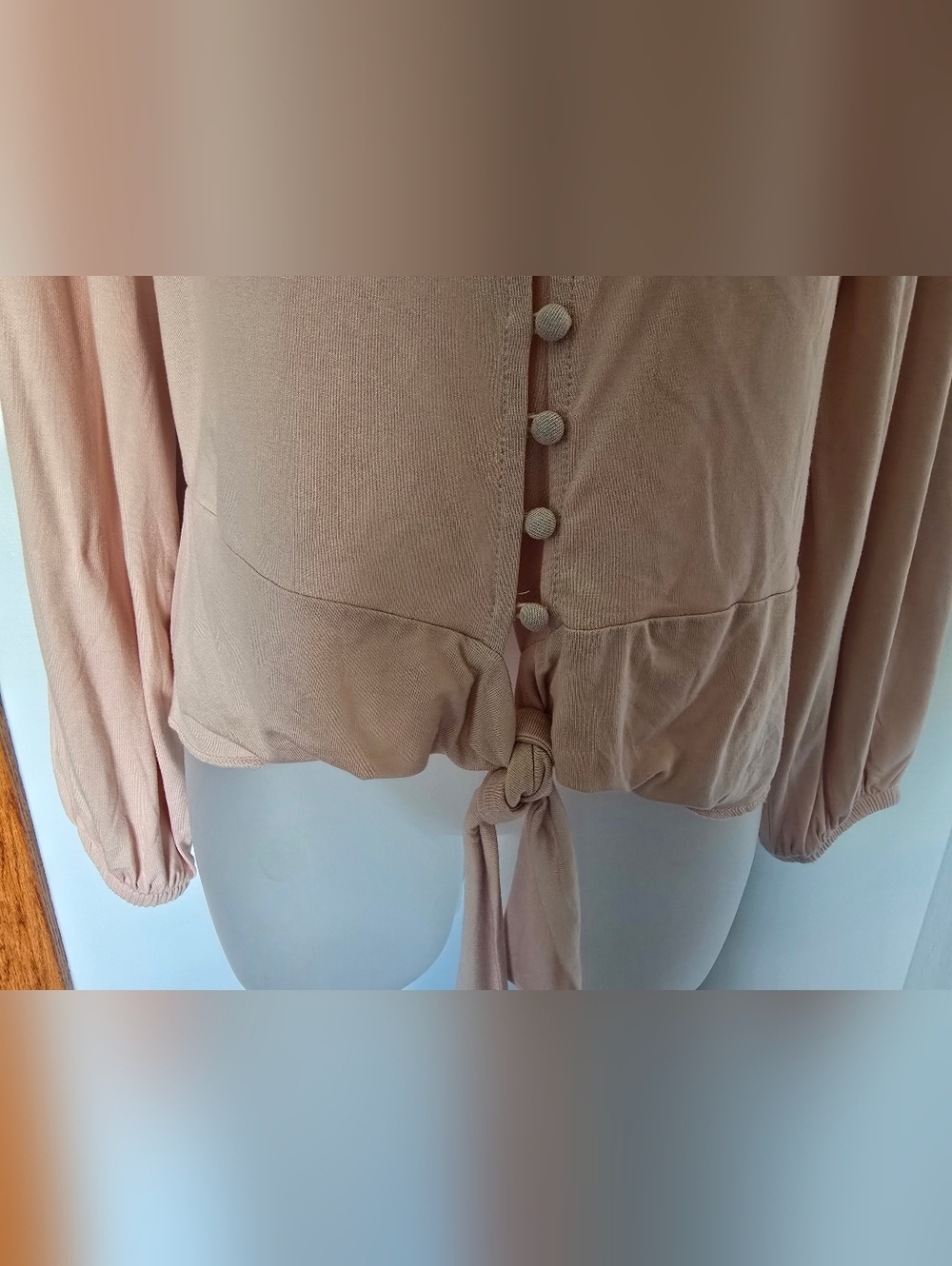 NWOT VENUS Light pink long-sleeved top Button Down Tie Front Womans Small - Picture 8 of 11
